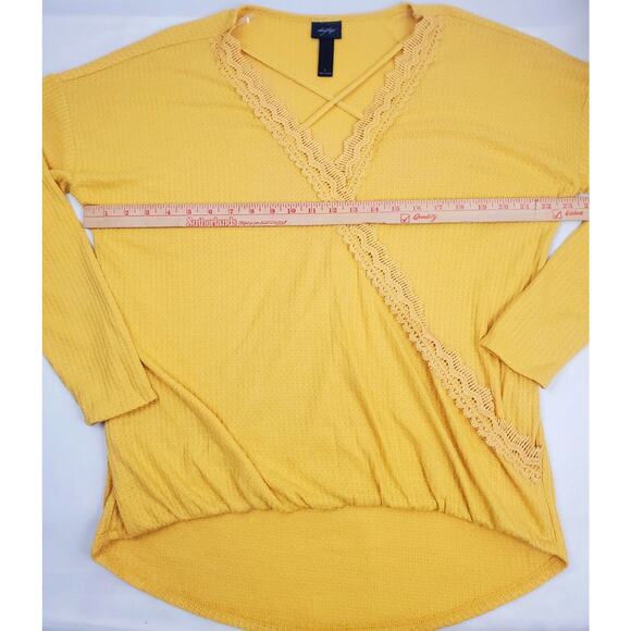 Daytrip Top L The Buckle BKE Yellow Waffle Knit Long Sleeve Thermal Womens Size - Picture 4 of 16